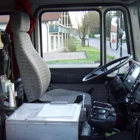 freiwillige-feuerwehr-woringen-florian-40-1-fahrerraum.jpg