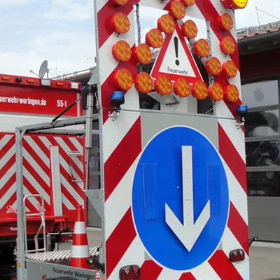 freiwillige-feuerwehr-woringen-verkehrssicherungsanhaenger.jpg