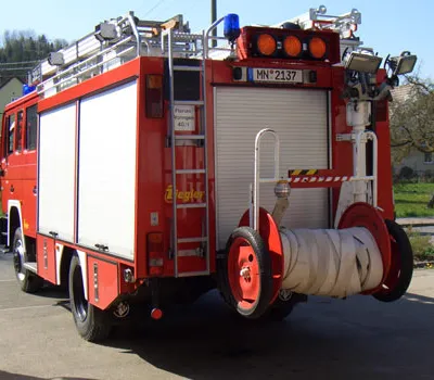 freiwillige-feuerwehr-woringen-florian-40-1-heck.jpg